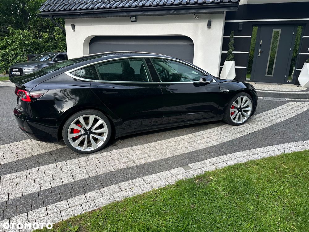 Tesla Model 3 - 29