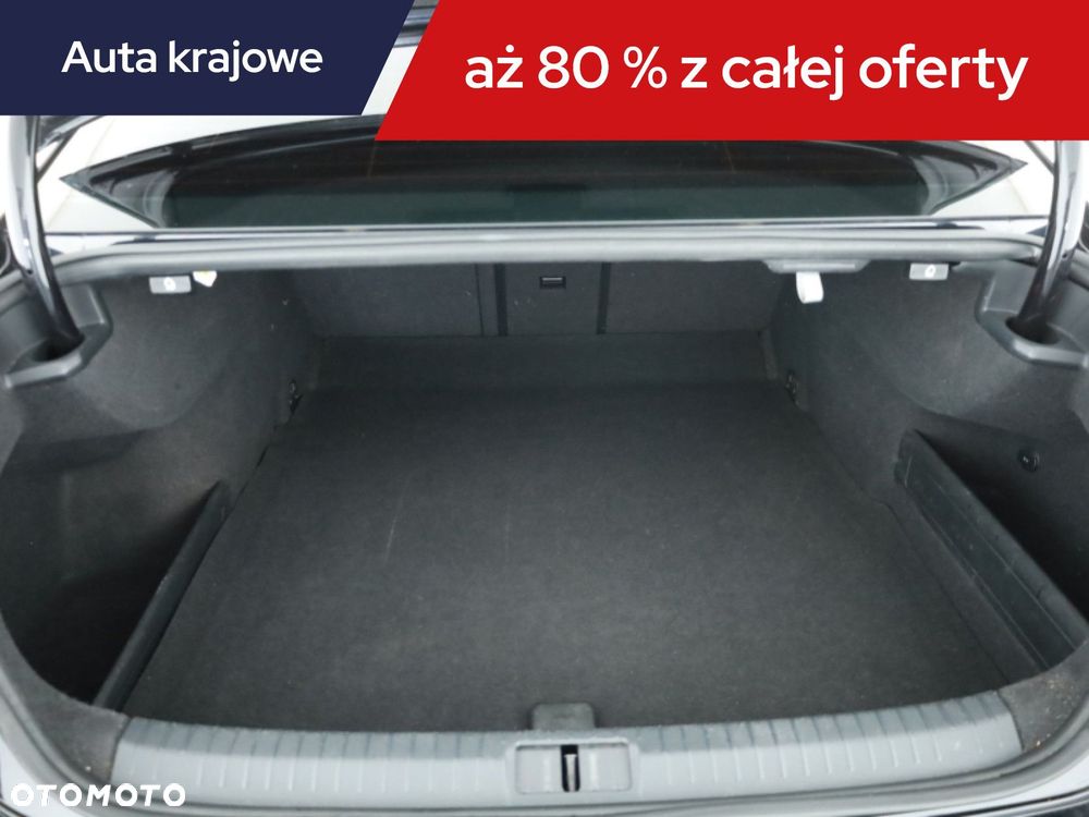 Volkswagen Passat - 20