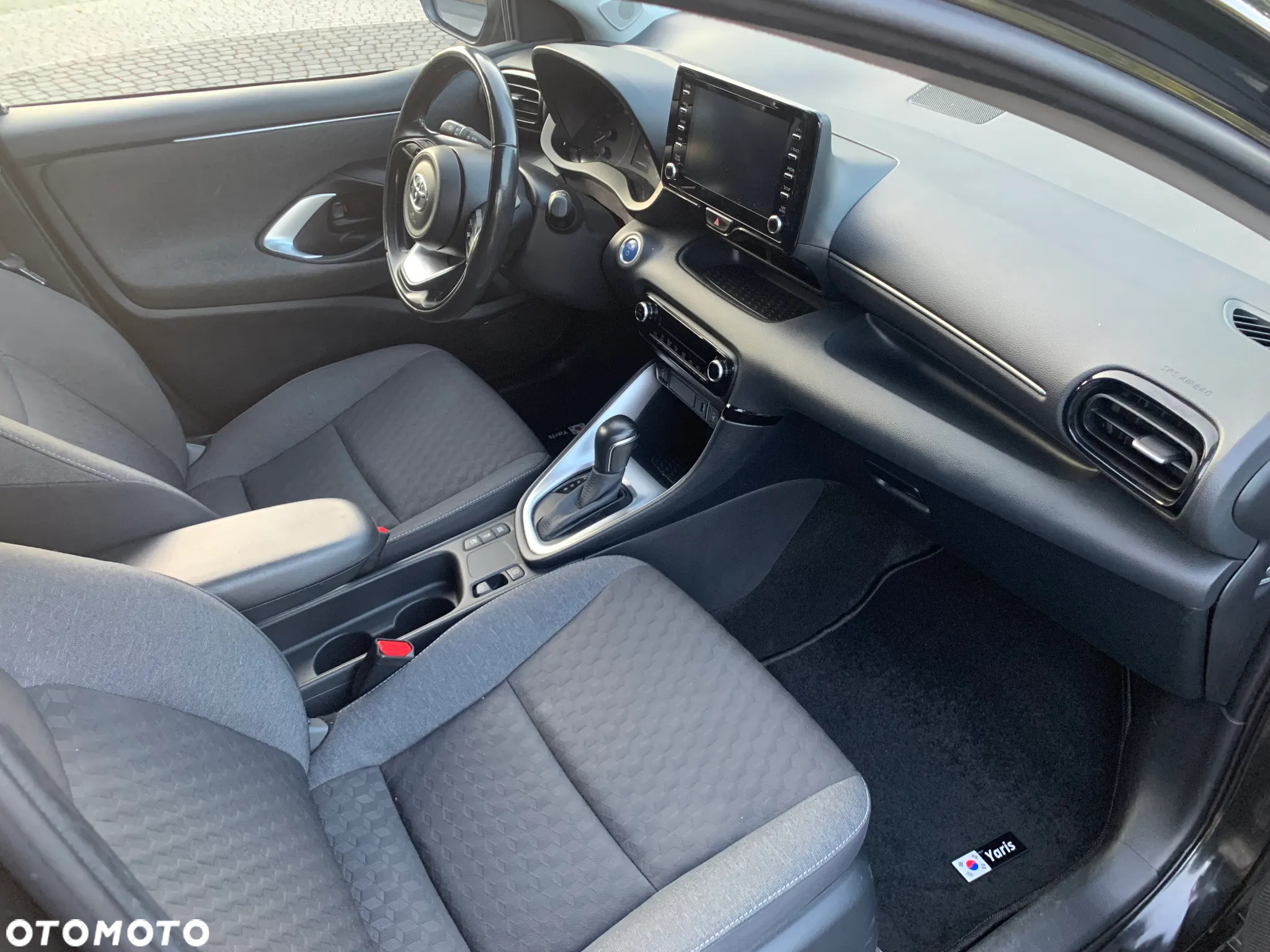 Toyota Yaris Hybrid 1.5 Executive - 17