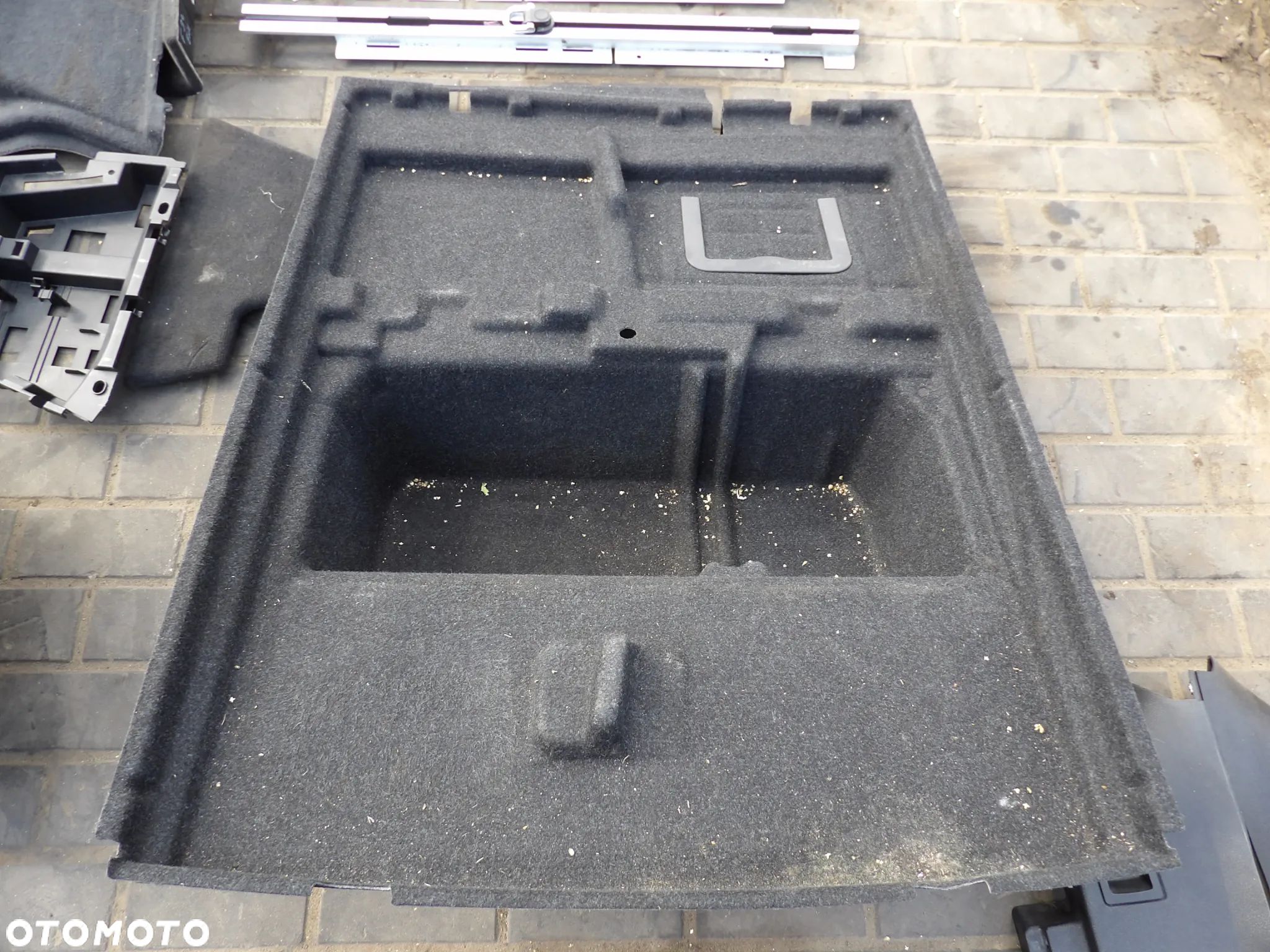 BMW - F34 - WYKŁADZINA , WANNA BAGAŻNIKA - 7295585 - 1