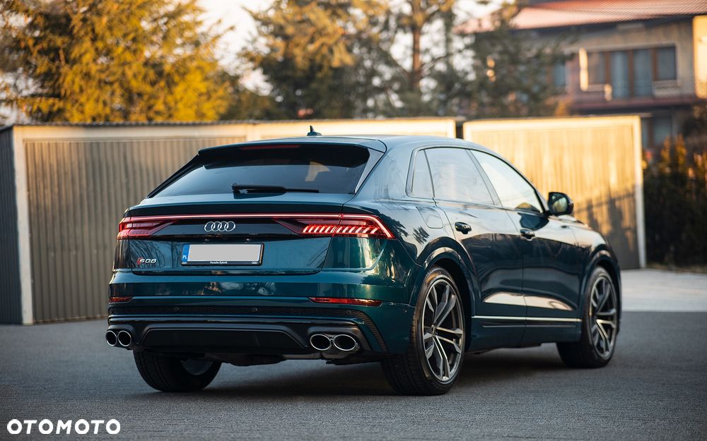 Audi SQ8 - 8