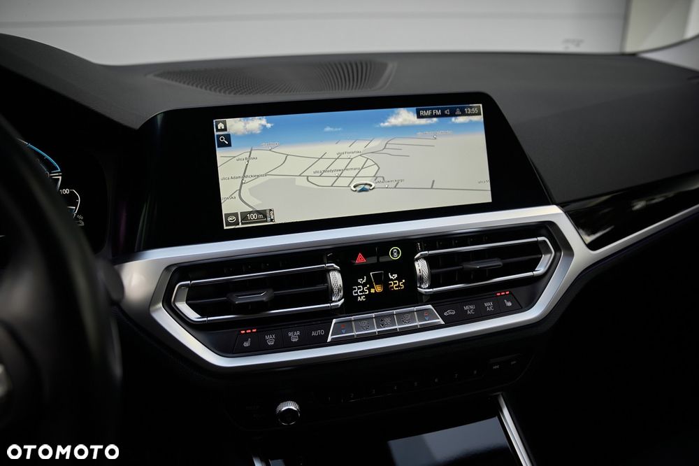 BMW Seria 3 330e Sport Line sport - 30