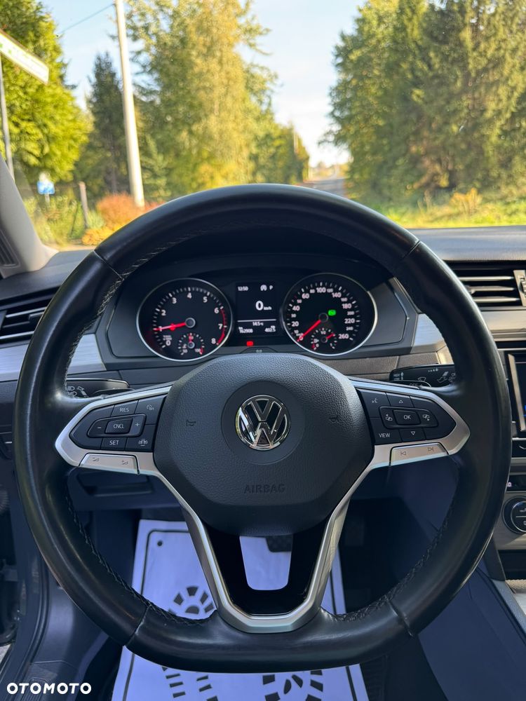 Volkswagen Passat - 18