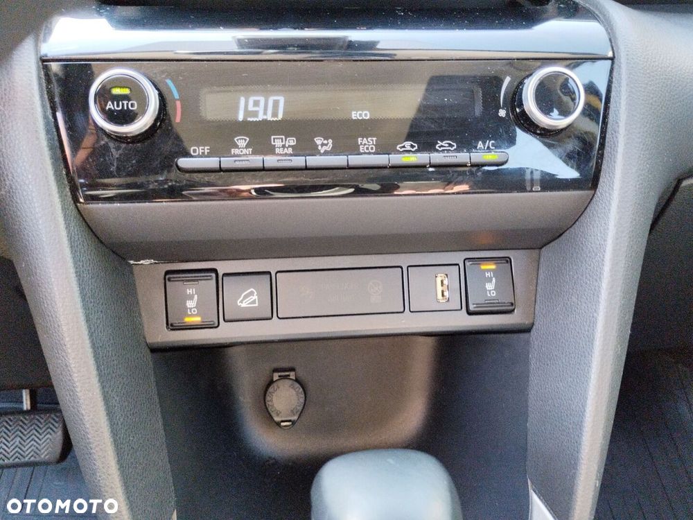 Toyota Yaris Cross Hybrid 1.5 Comfort 4x4 - 16