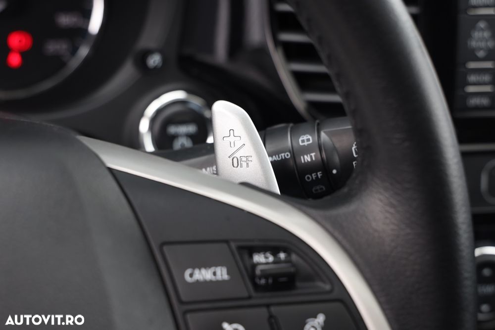 Mitsubishi Outlander 2.0 4WD Plug-In Hybrid - 18