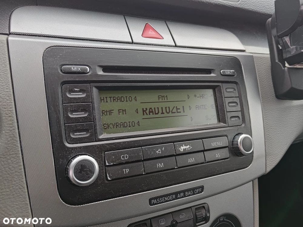 Volkswagen Passat 1.6 FSI Comfortline - 18