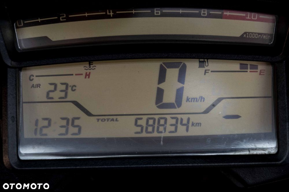 Honda VFR - 24