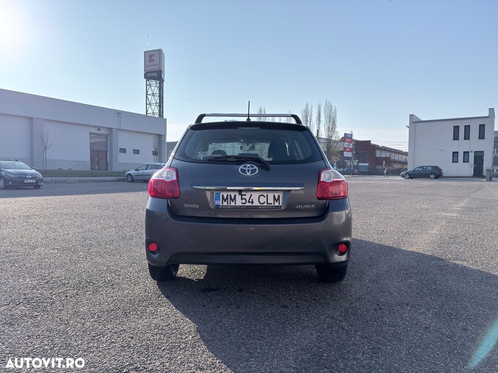 Toyota Auris - 5