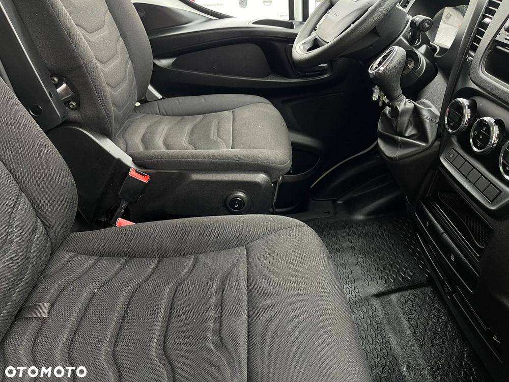 Iveco Daily Izoterma Winda - 25