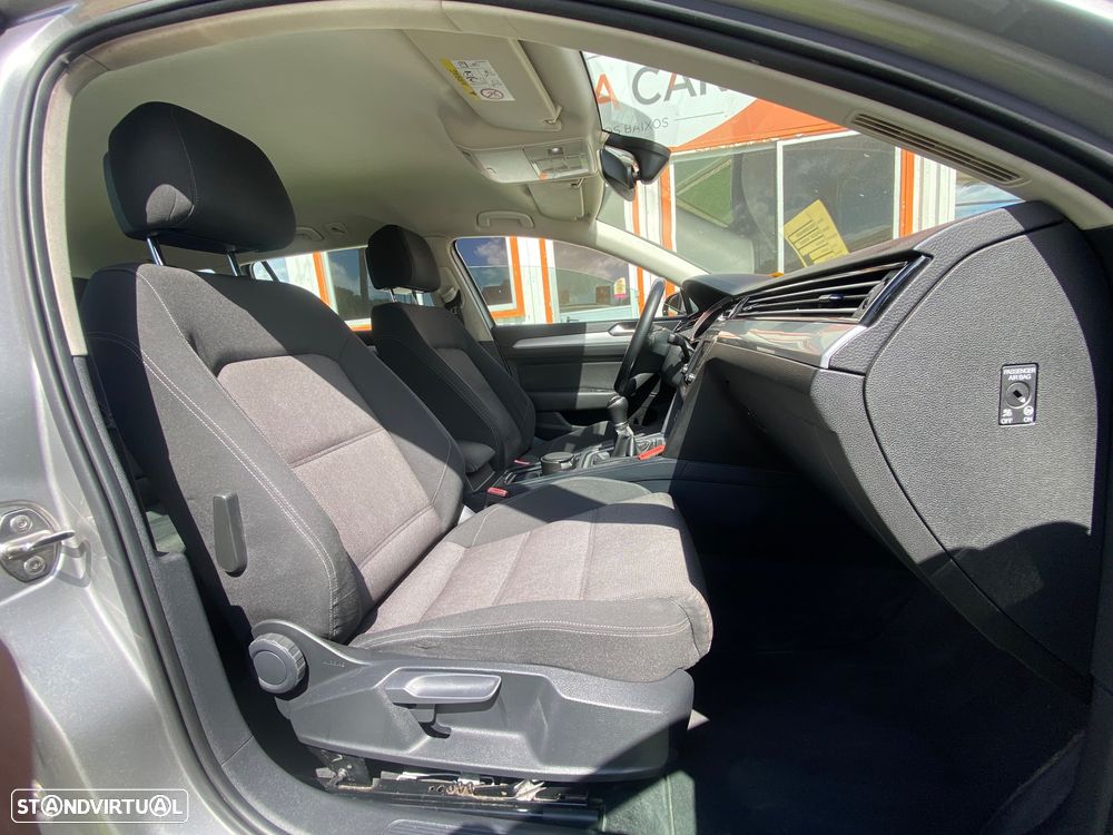 VW Passat Variant 1.6 TDI BlueMotion - 15