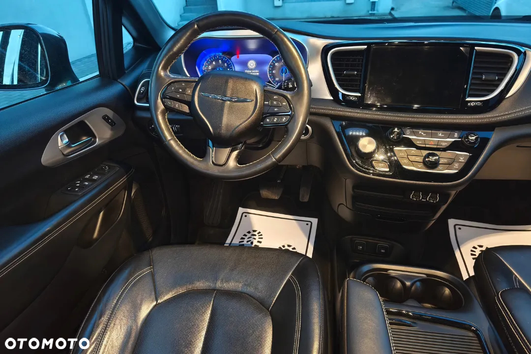 Chrysler Pacifica - 31