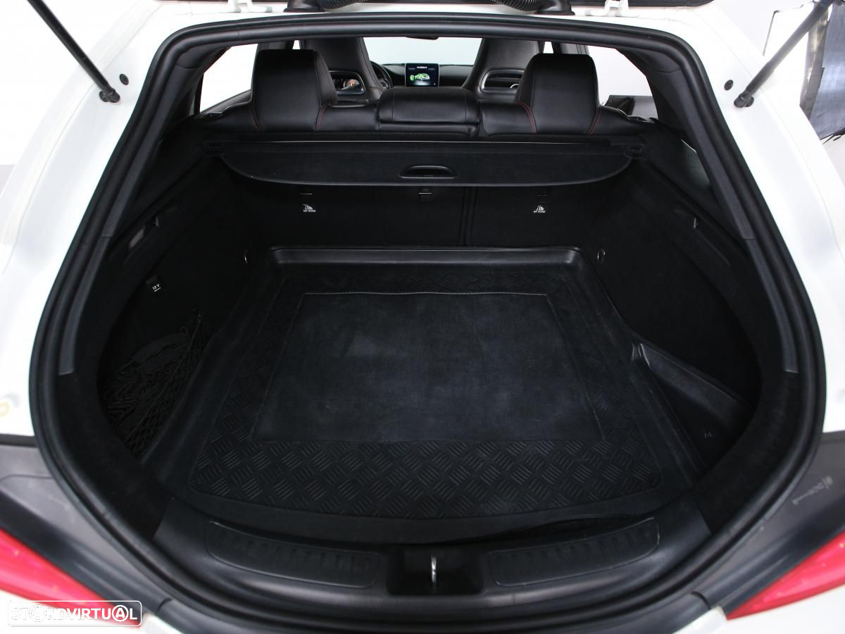 Mercedes-Benz CLA 220 d Shooting Brake AMG Line Aut. - 12