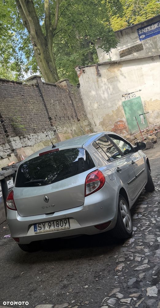 Renault Clio - 8