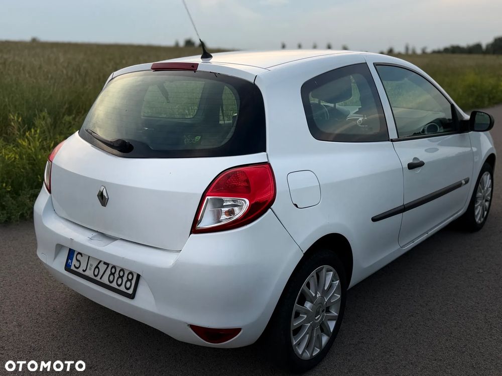 Renault Clio 1.5 dCi 90 FAP Dynamique - 26