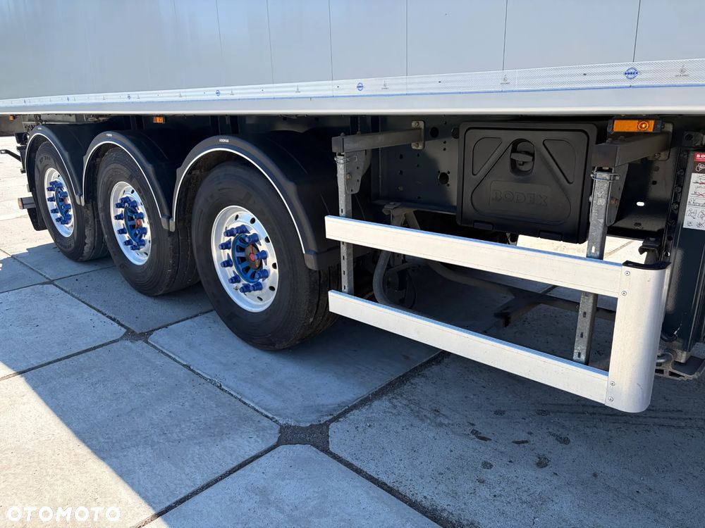 Bodex 45m3 SAF Intrax 5800kg Klapo-drzwi Pakiet Aluminum - 9
