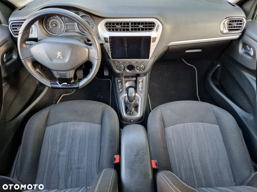 Peugeot 301 1.6 VTi Allure - 2