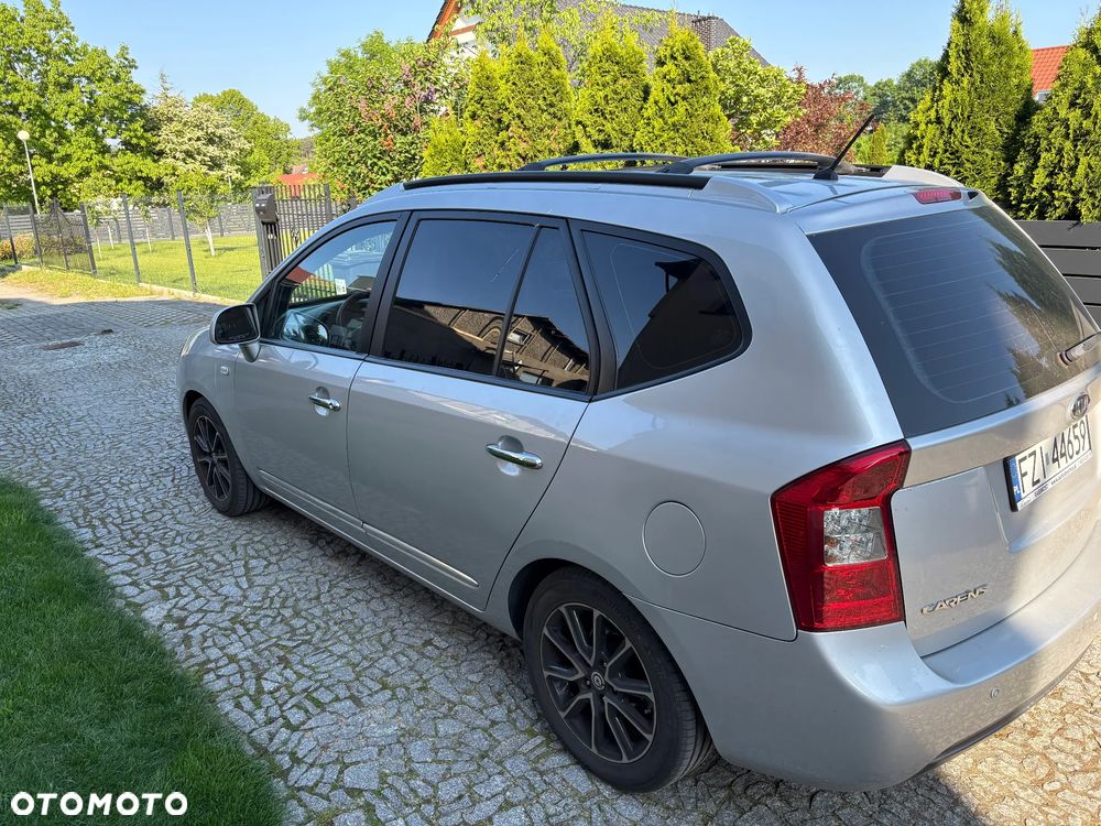 Kia Carens 2.0 EX - 6