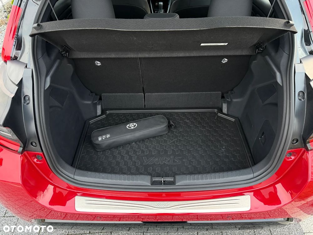 Toyota Yaris Hybrid 1.5 Executive - 29