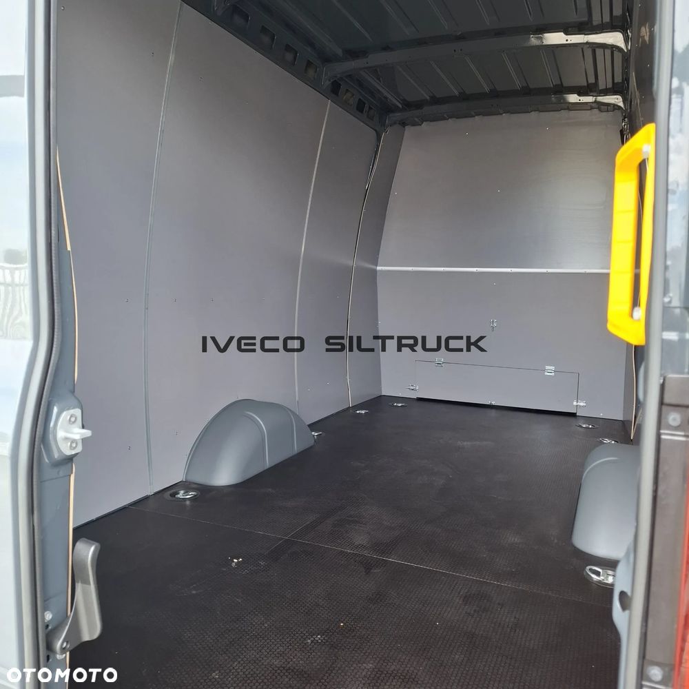 Iveco Daily 35S16 L4H2, Brygadówka - 11