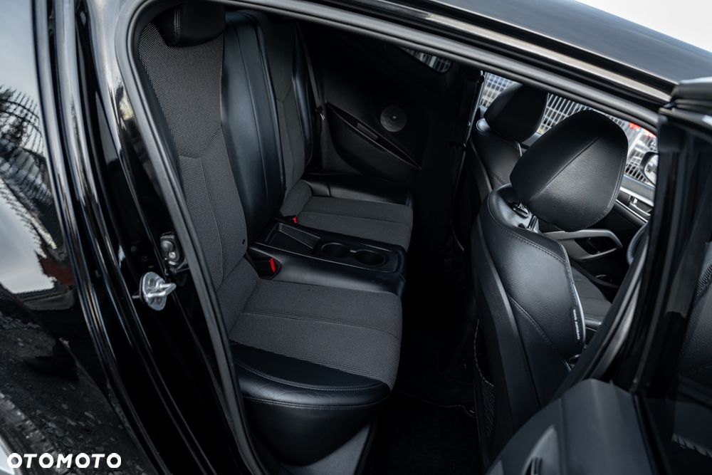 Hyundai Veloster 1.6 Premium - 31