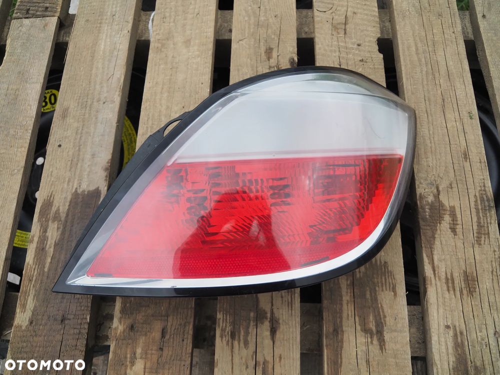 Lampa tył tylna prawa Opel Astra H III HB 24451837 - 1