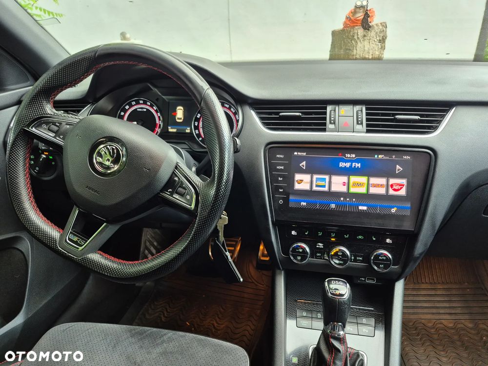 Skoda Octavia 2.0 TDI RS DSG - 14