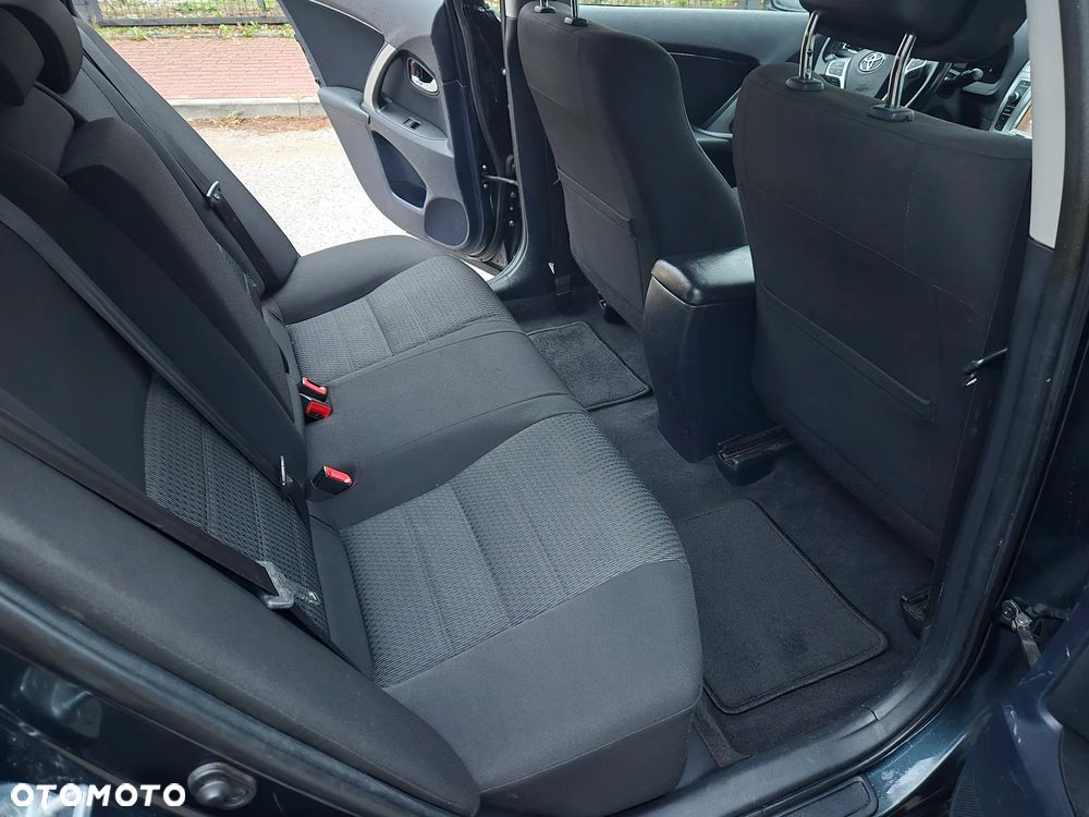 Toyota Avensis 1.8 Luna - 21