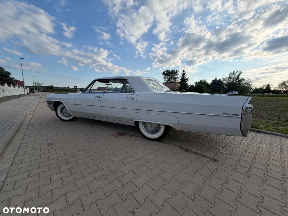 Cadillac Deville - 3