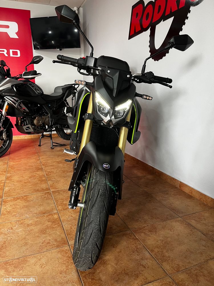 QJ Motor SRK 125S - TOPCASE INCLUÍDA E GARANTIA DE FÁBRICA ATÉ 12/2030 - 4