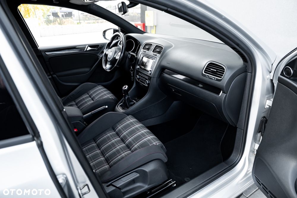 Volkswagen Golf 2.0 GTI - 24