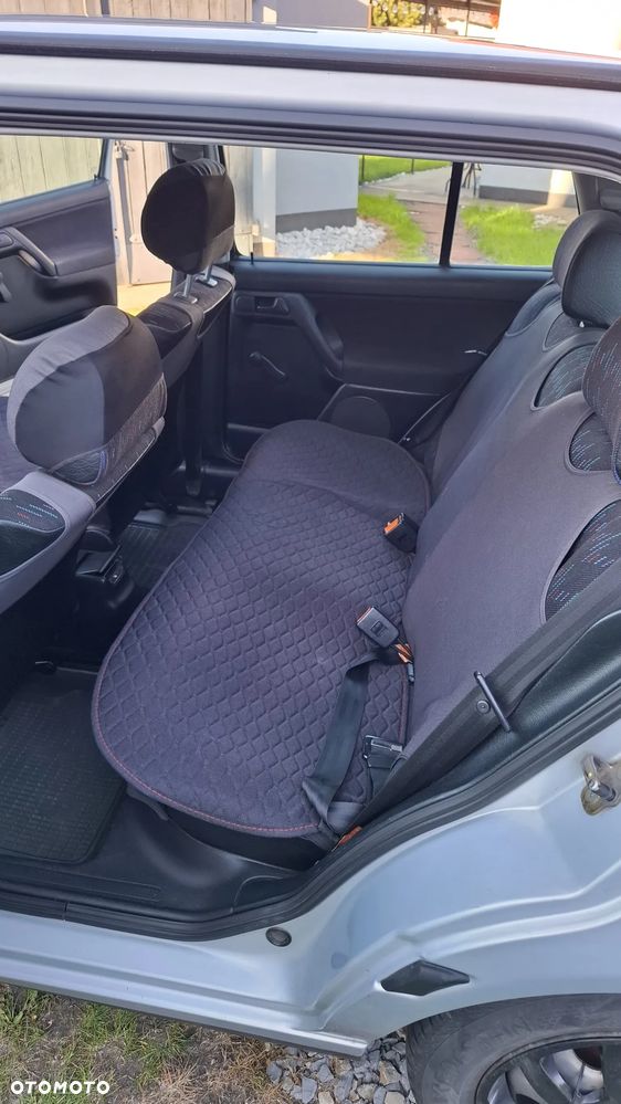 Volkswagen Golf 1.6 CL - 11