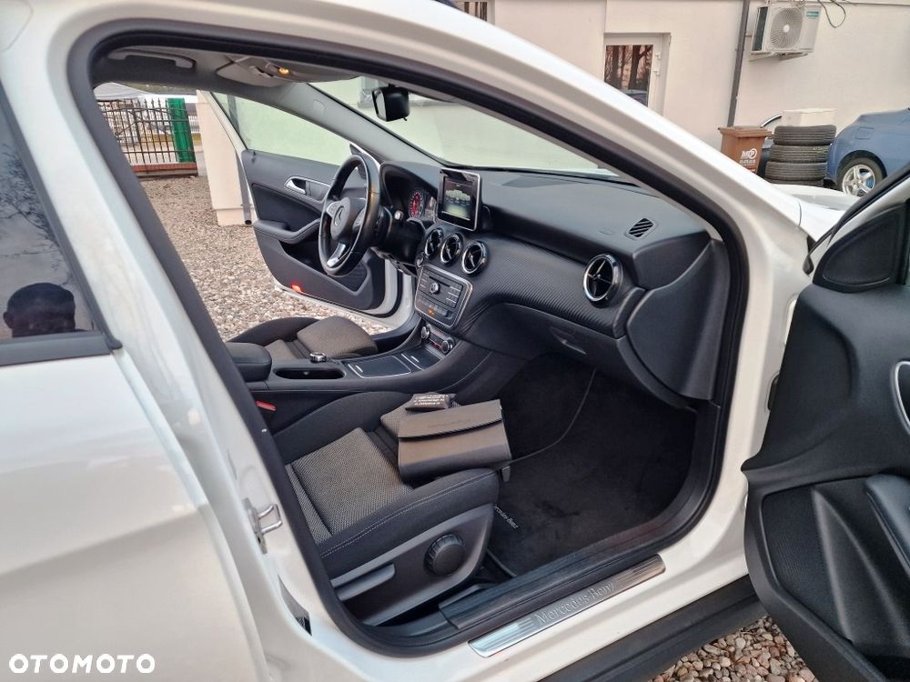 Mercedes-Benz GLA - 15