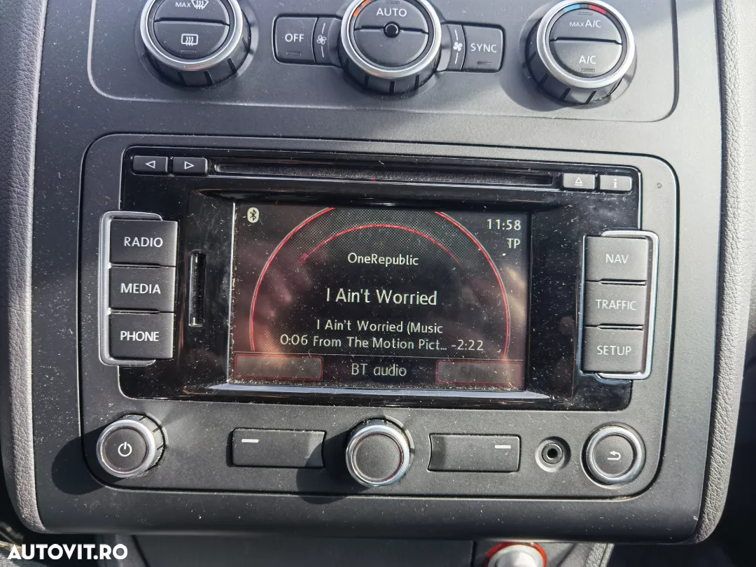 Volkswagen Touran - 19
