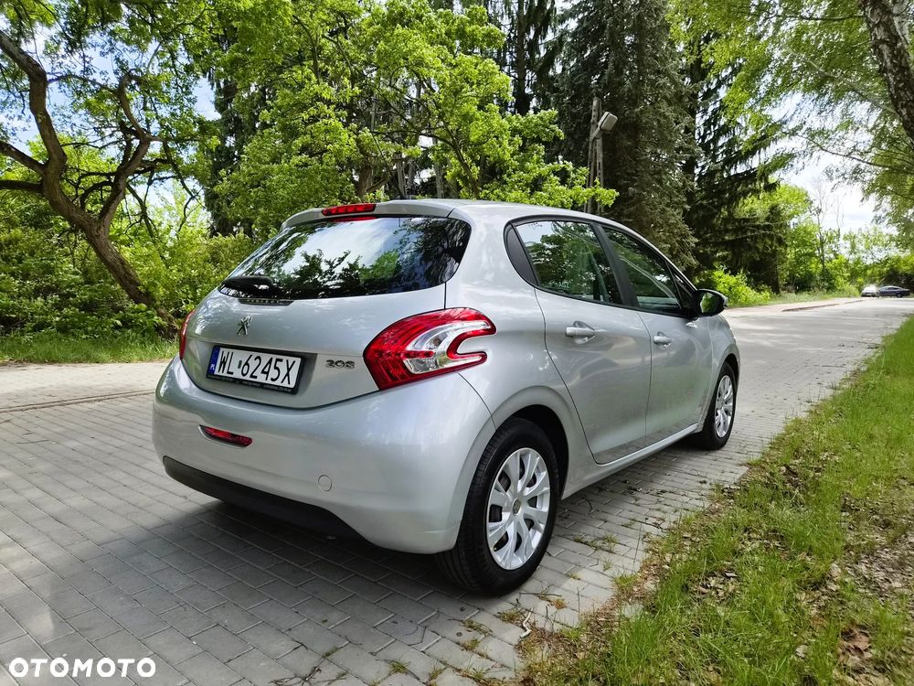 Peugeot 208 - 4