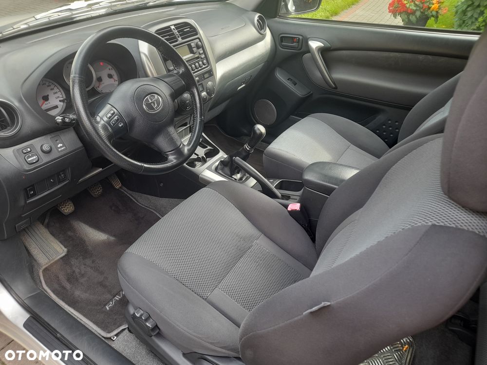 Toyota RAV4 2.0 VVT-i Sol - 27