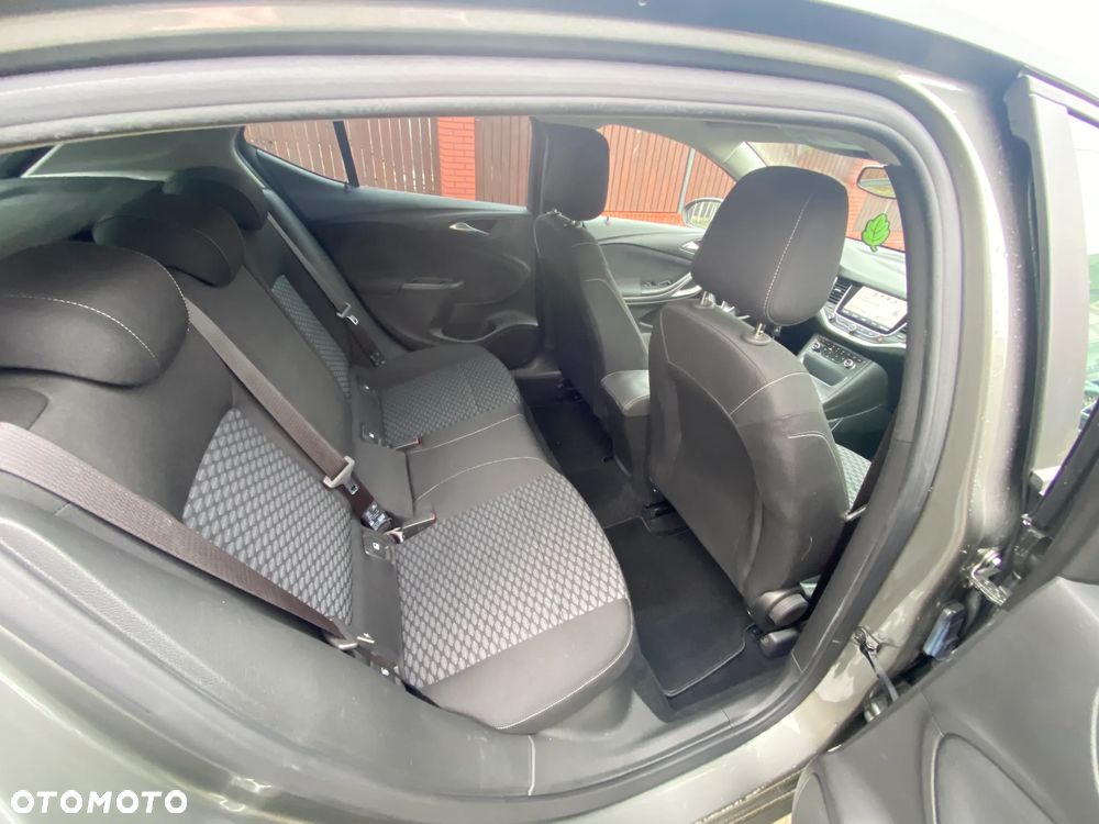 Opel Astra 1.4 T Enjoy S&S - 15