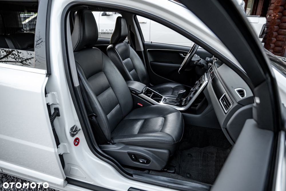 Volvo V70 D4 Geartronic Summum - 25