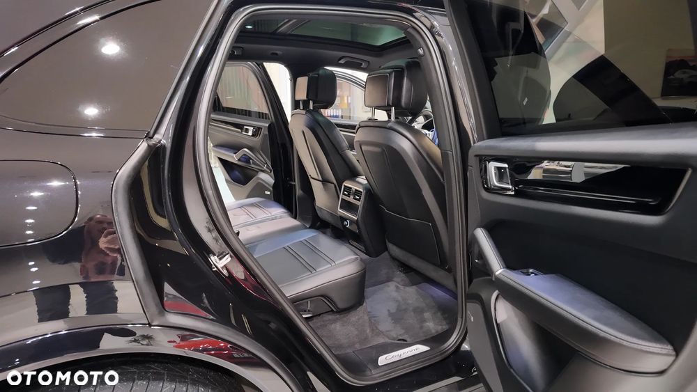 Porsche Cayenne S Platinum Edition - 32