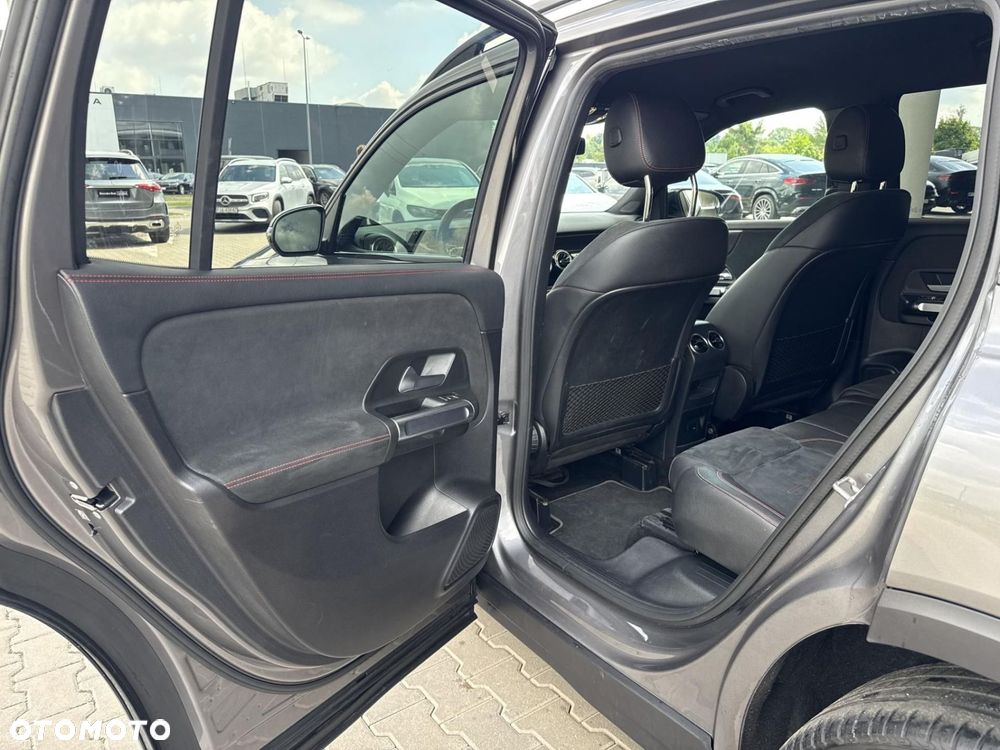 Mercedes-Benz GLB - 15