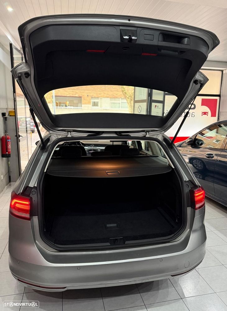 VW Passat Variant 1.6 TDI BlueMotion - 12