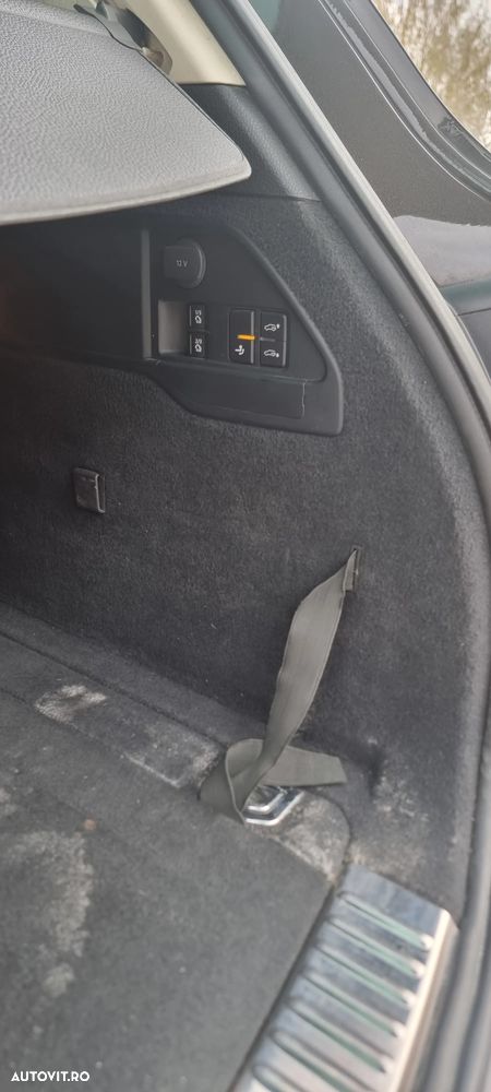 Volkswagen Touareg - 12