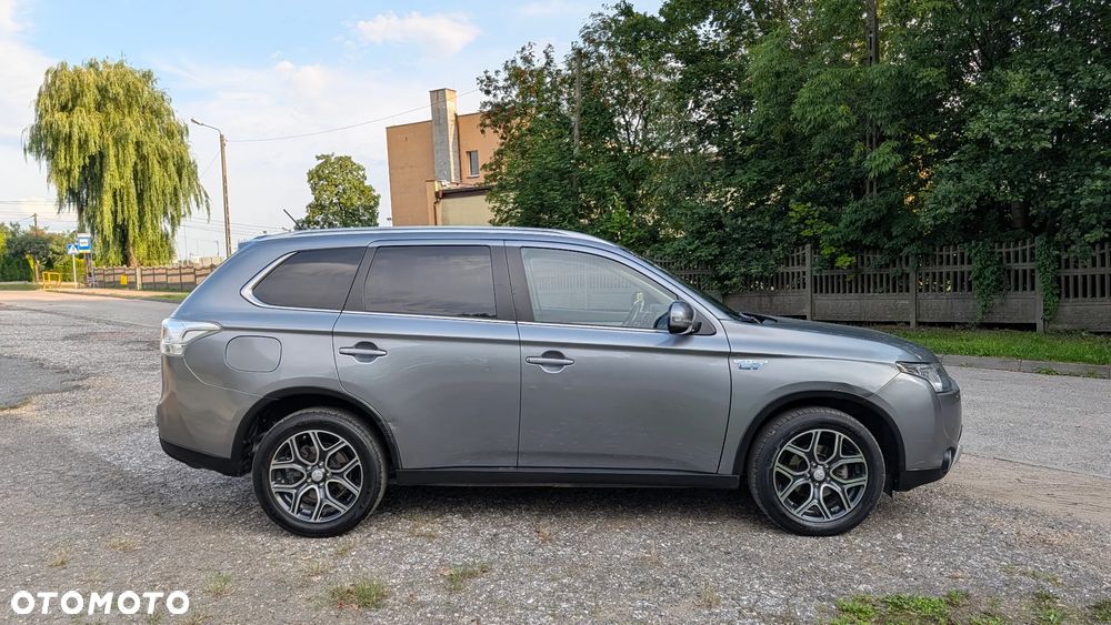 Mitsubishi Outlander 2.0 4WD Top - 3