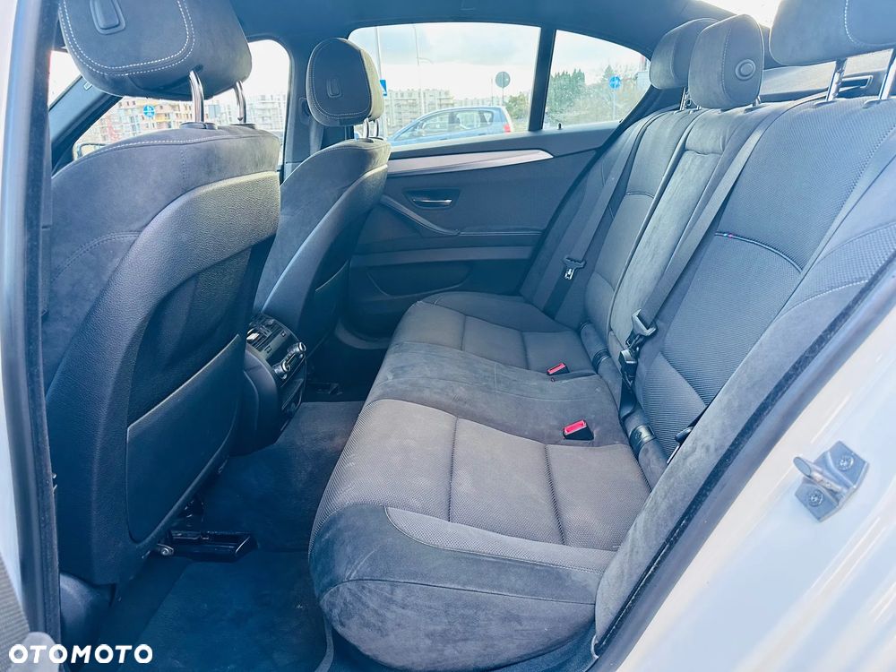 BMW Seria 5 525d xDrive Luxury Line - 9