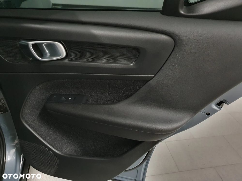 Volvo XC 40 D3 AWD R-Design - 21
