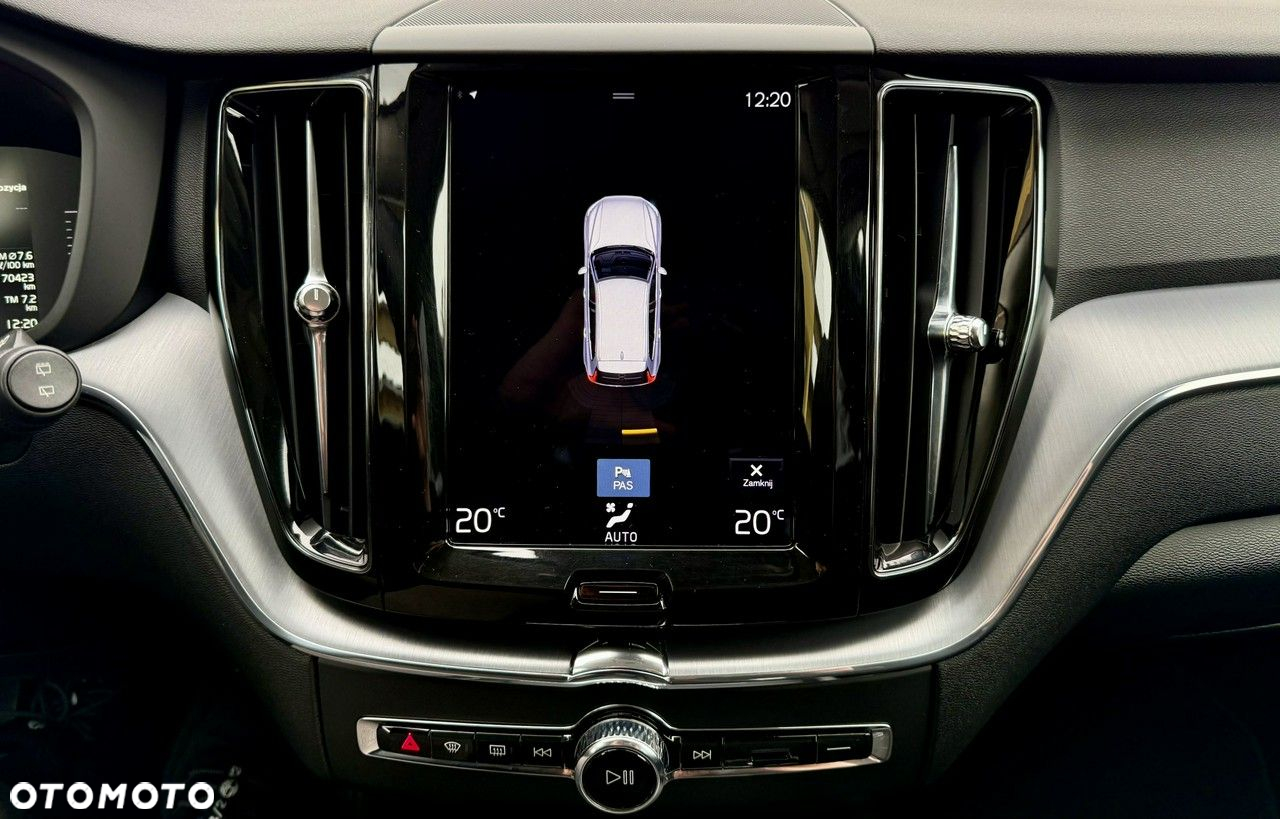 Volvo XC 60 D4 AWD Momentum Pro - 31