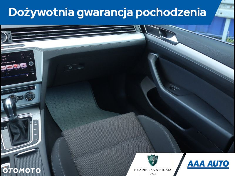 Volkswagen Passat - 9