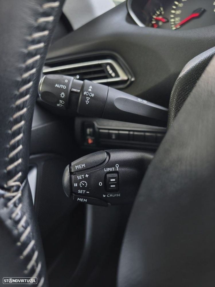 Peugeot 308 SW 1.2 PureTech Style - 21