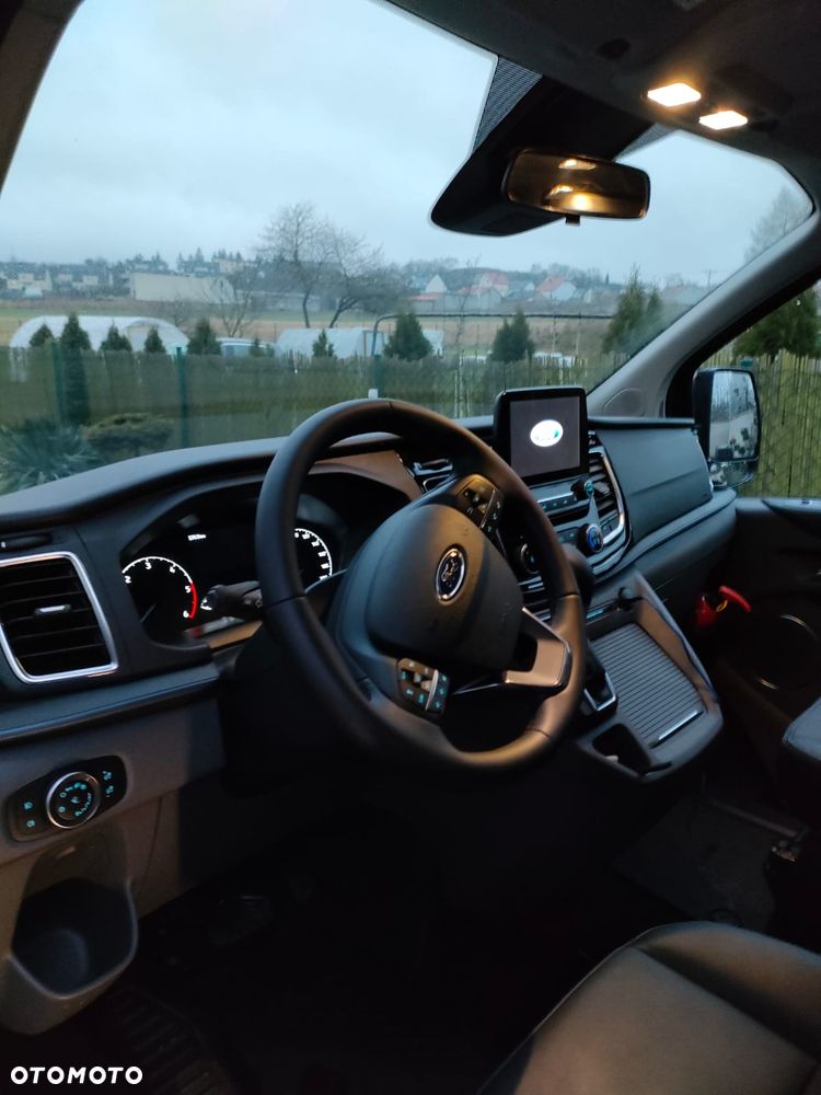Ford Tourneo Custom - 6