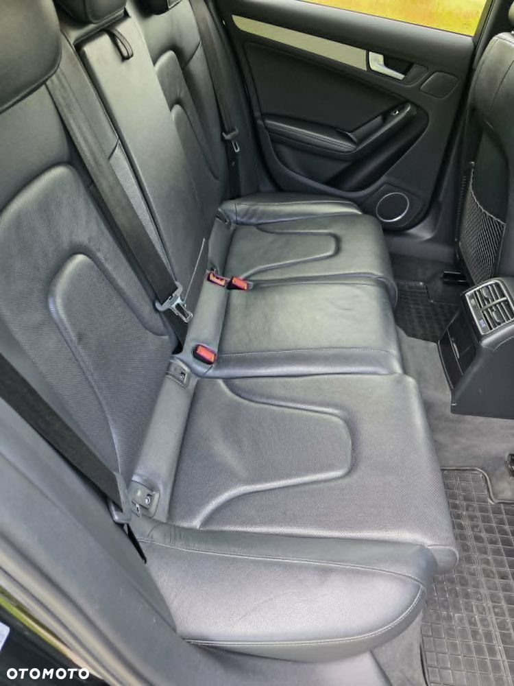 Audi A4 Avant 2.0 TDI Quattro Line - 26