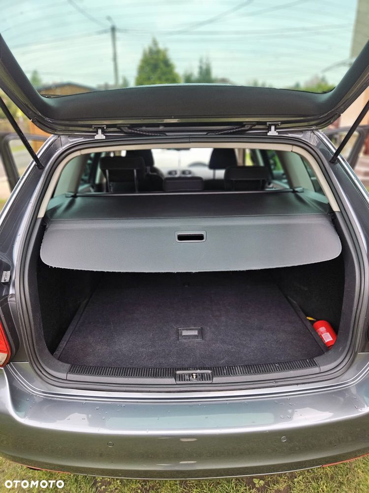 Volkswagen Golf 1.6 TDI DPF MATCH - 24